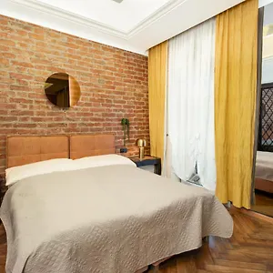castello-apartments-historical-charm-with-luxurious-amenities.vienna-besthotels.com/